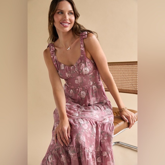 Altar'd State Dresses & Skirts - Altard State Floral Pink Tiered Midi Dress